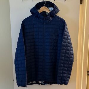 The North Face Women’s Deep Blue Puffer Jacket . Size 3X . Great coat Like new